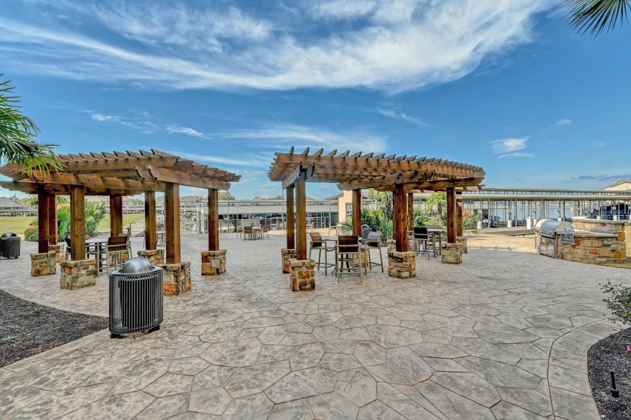 Stylish Corner Condo With Incredible Views Of Lake Lbj With Large Outdoor Patio Horseshoe Bay Dış mekan fotoğraf